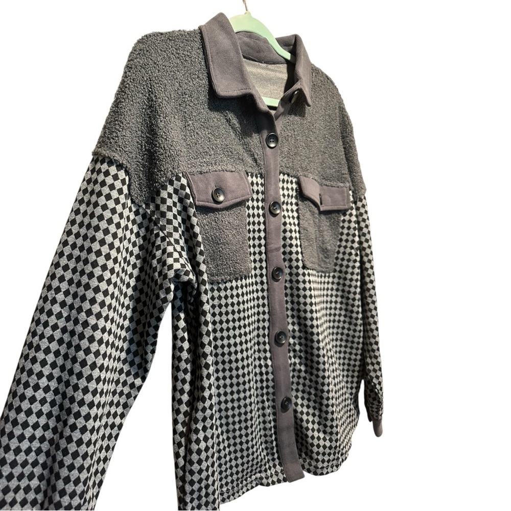 Gray Houndstooth Button-Up Shirt Shacket Size L - image 4